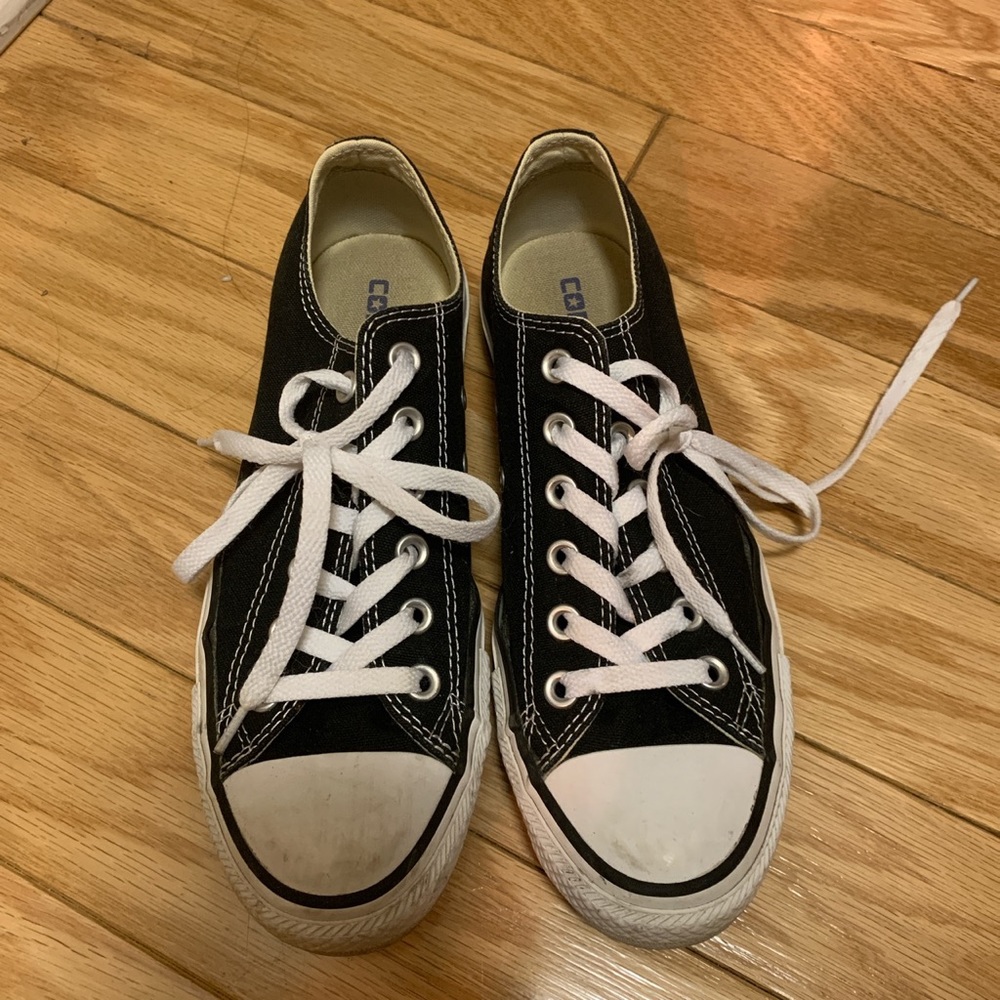 black converse 🥸